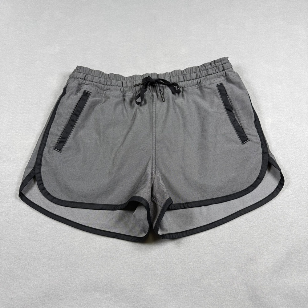 Lululemon Womens 6 Varsity Shorts Grey Black Pokets Athletic Gym Active